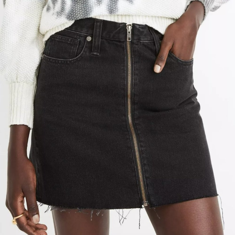 Madewell Rigid Denim A-Line Mini Skirt in Lunar Wash (Size 28)